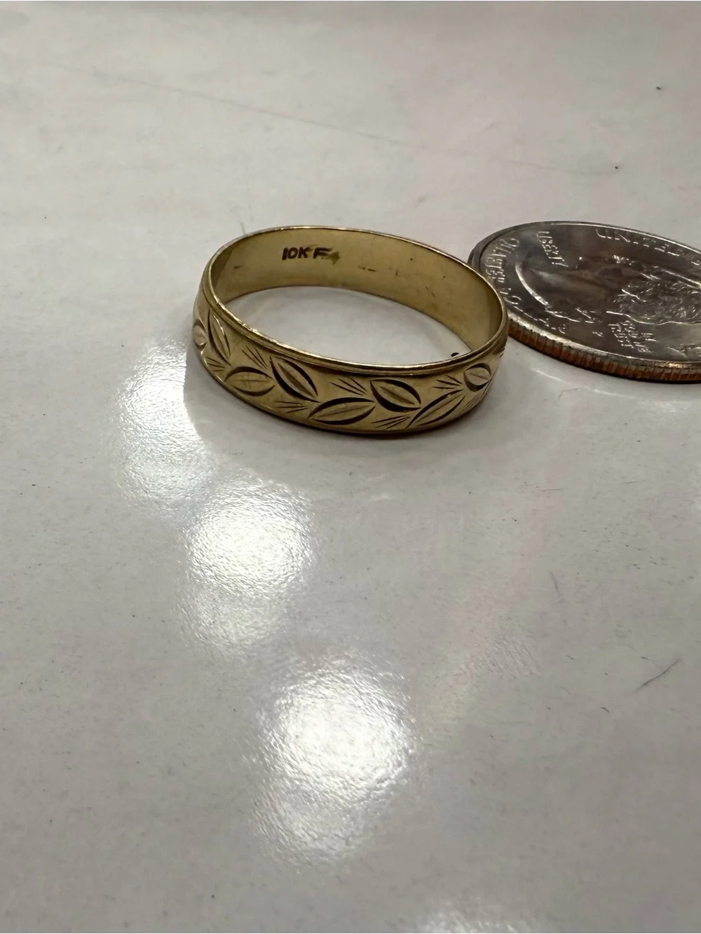 10K Gold Leaf-Pattern Ring Band - Yellow Gold